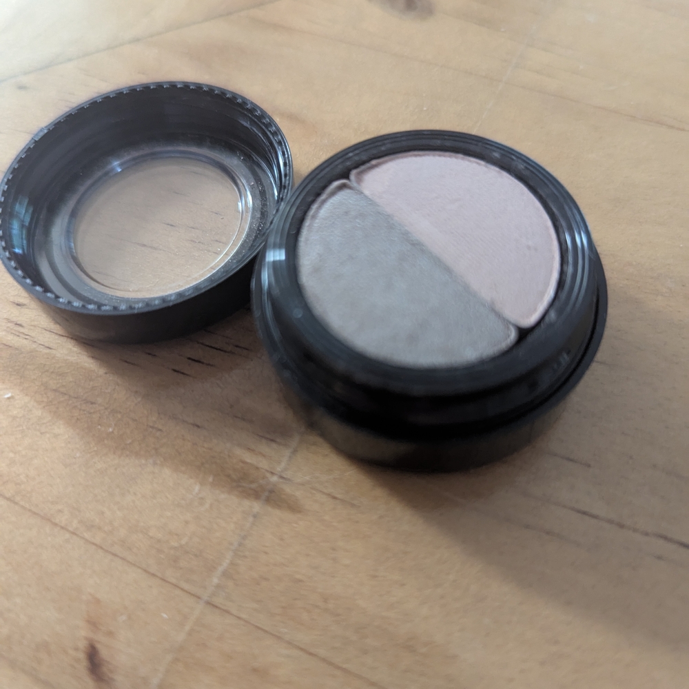 Merle Norman Eyeshadow Duo